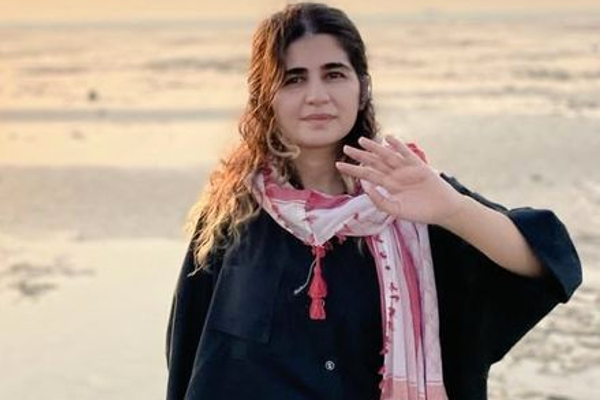بعد إعادة اعتقالها لهتافها ضد المرشد.. ناشطة إيرانية: لا أعترف بشرعية محاكم النظام الشكلية