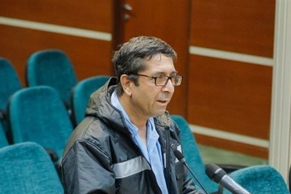 سجين سياسي إيراني يطالب خامنئي بالتنحي وطلب الصفح من الشعب