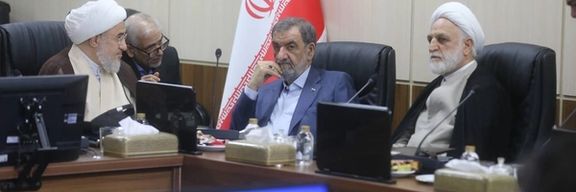 محسن رضایی: ستون خیمه ما محکم است و آمریکا هیچ غلطی نمیتواند بکند