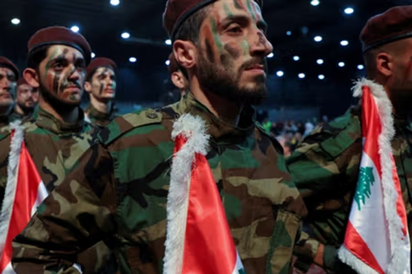 تقارير: إيران تختبر مسارات بحرية جديدة لتهريب الأسلحة إلى حزب الله