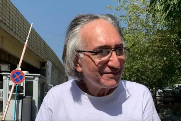 تدهور الحالة الصحية للمخرج الإيراني نوري زاد بعد إضرابه عن الطعام ووضعه في زنزانة انفرادية