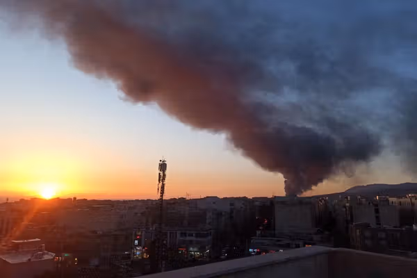 اسرائیل: جمهوری اسلامی با پنهان کردن هشدارهای تخلیه، از مردم ایران سپر انسانی میسازد