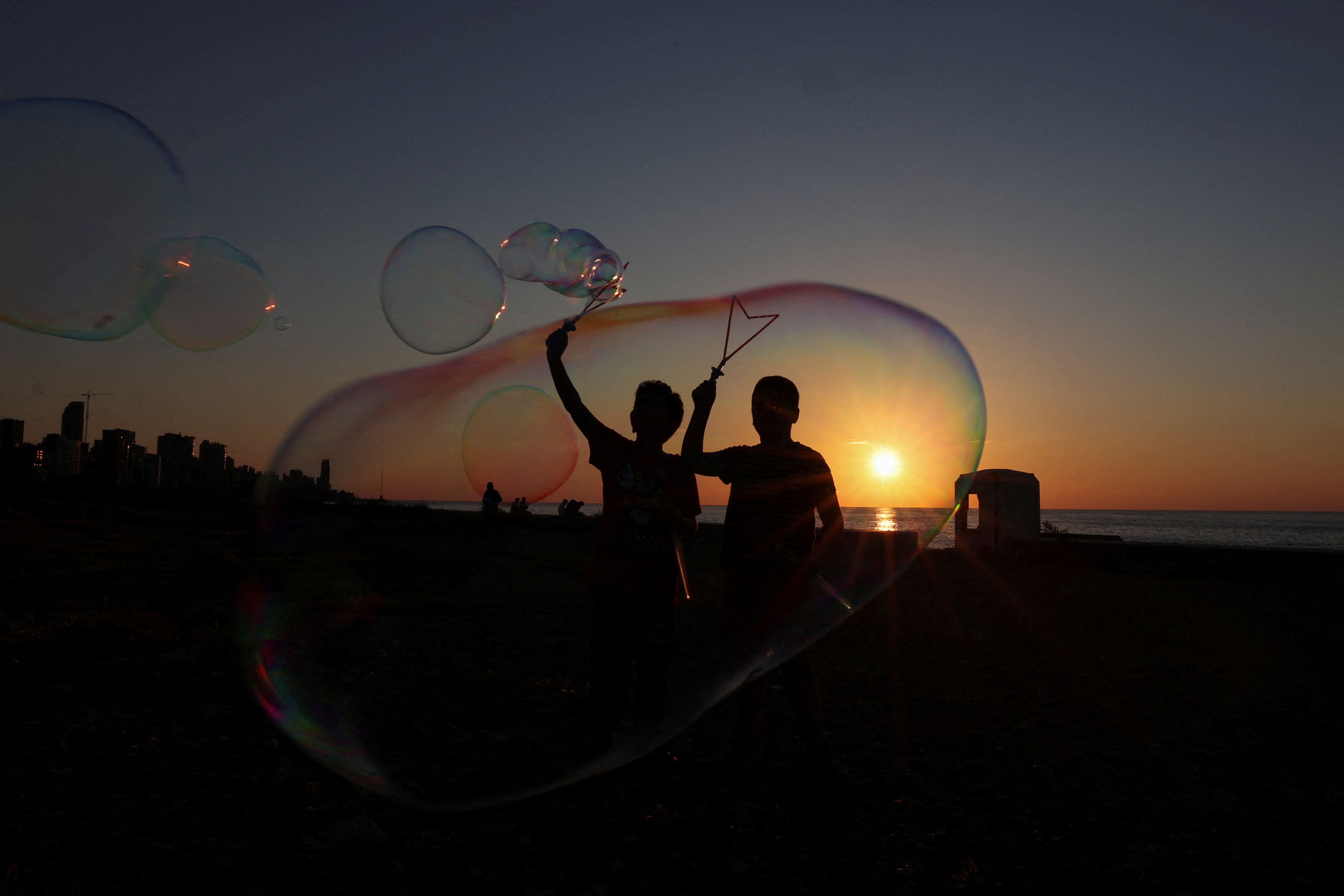 ان‌بی‌سی: جوانان لبنانی از آتش‌بس خوشحالند، اما از آینده مطمئن نیستند