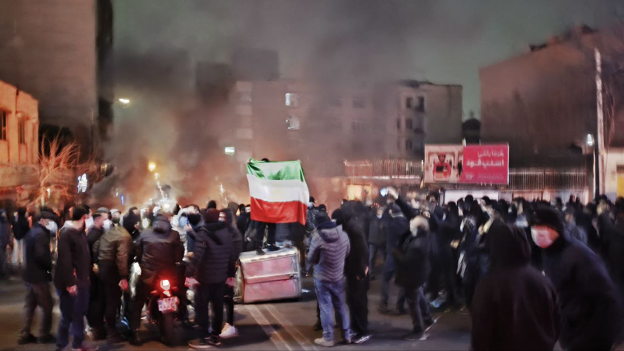 سويسرا تدين قمع المحتجين في إيران وتتابع بقلق "الاعتقالات وسقوط والقتلى"