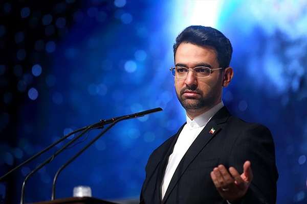 فرهیختگان مدعی شد؛ آذری جهرمی مدیرعامل پرسپولیس، مهدی مهدویکیا مدیر ورزشی