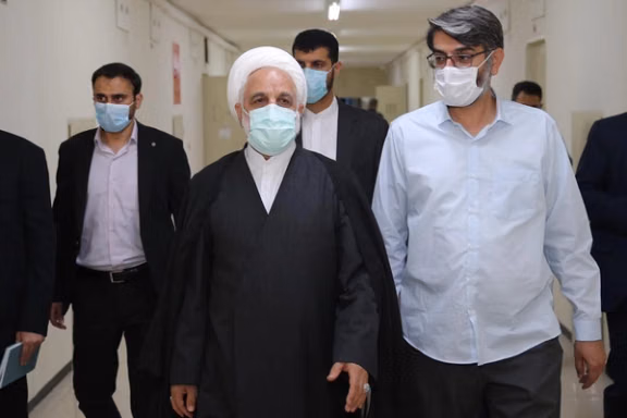 Judiciary chief Ejei inspecting Tehran's Evin.
