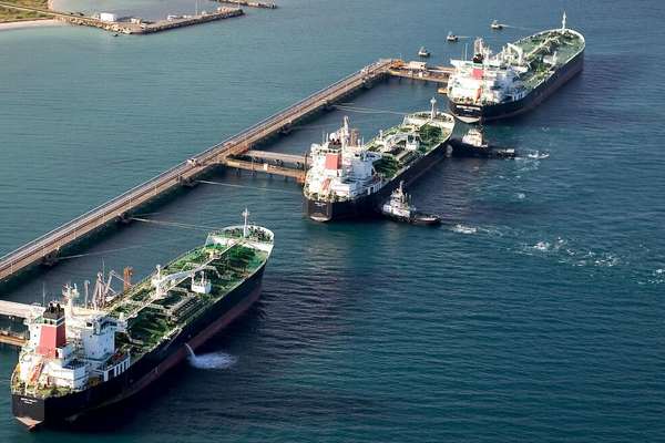 Iran Sees Less Income From Oil And Gas Exports In The Coming Year
