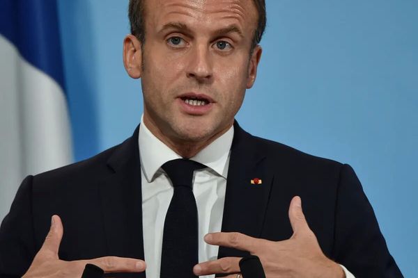 ماكرون يدين احتجاز طهران رعايا فرنسيين.. ويؤكد: النظام الإيراني "يكذب كثيرًا"