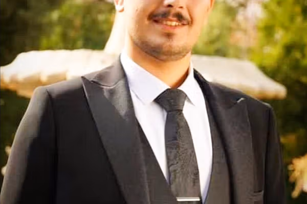 رضا ابوالحسنی؛ معترضی که مجروح شد و ۱۵ اسفند جان باخت