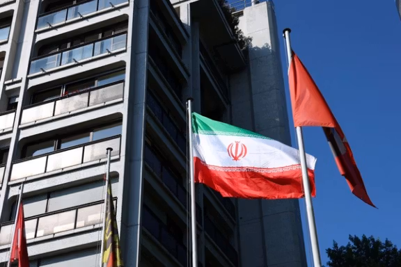 رویترز: اروپا بهدنبال احیای دیپلماسی با ایران؛ آمریکا احتمال حمله را بررسی میکند