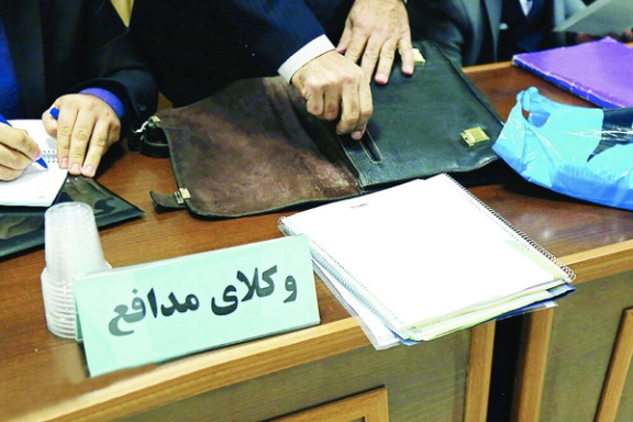اختصاصی؛ اعمال فشار بر وکیلان دادگستری و ارسال پرونده دستکم چهار وکیل به دادگاه انقلاب