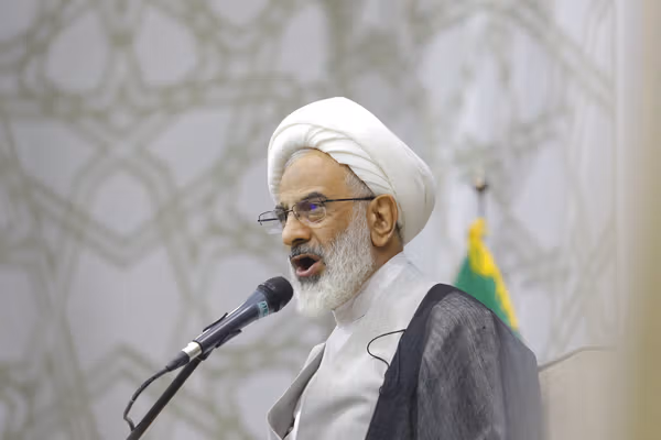 نماینده علی خامنهای در سپاه: دشمن منتظر شگفتانههای جدید باشد