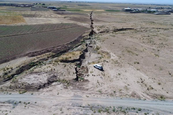 مشاور سازمان حفاظت محیط زیست: وضعیت فرونشست زمین در ایران نگرانکننده است