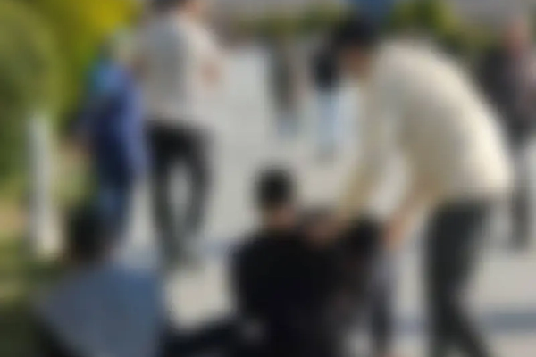 شرطة أصفهان تعلن القبض على "مرتكبي حادثة ضرب الآمر بالمعروف" وإغلاق وحدات تجارية