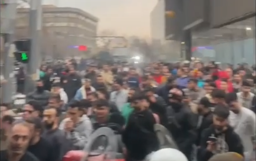 Tehran shopkeepers protest currency plunge as rial hits all-time low