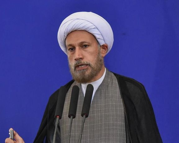 نماینده خامنهای در استان فارس: خامنهای چراغ فروزنده است که باید دنبالش باشیم