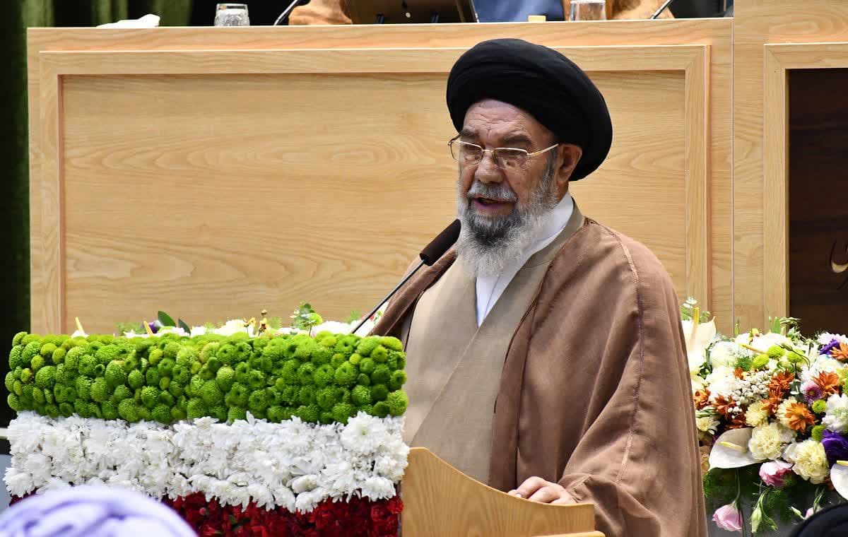 امام جمعه اصفهان: کاهش ارزش پول ملی و تورم، پیامد طبیعی جنگ است