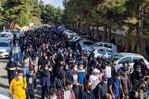 موجة جديدة من الاحتجاجات في جامعات إيران بسبب منع الطلاب المحتجين من الدخول