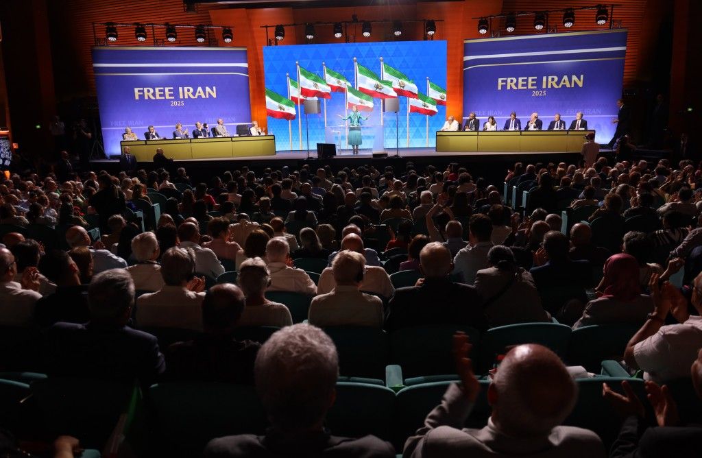 گروه اپوزیسیون ایران در تجمع رم وعده سرنگونی جمهوری اسلامی را داد