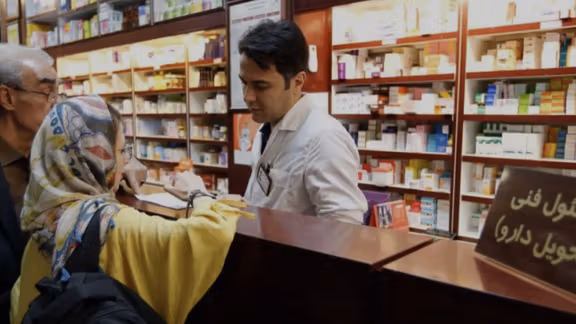 بحران کمبود دارو، بازار گرم داروهای تقلبی و جانهایی که گرفته میشوند