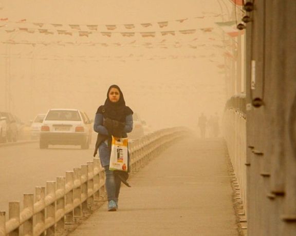 تلوث الهواء في إيران يعصف بالمدن الكبرى.. ويغلق المدارس والدوائر الحكومية