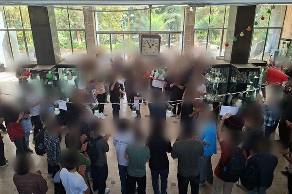 الأجهزة الأمنية تستدعي عدداً من طلاب الجامعة وتهددهم بالاعتقال