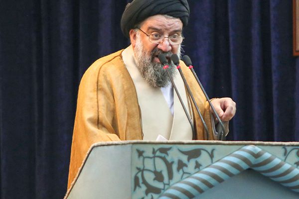 امام جمعه تهران: مردم ایران با نظام جمهوری اسلامی هستند