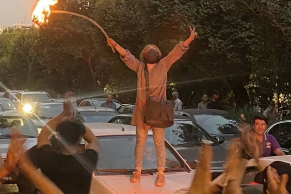 وزراء خارجية 9 دول يدينون "العنف اللامحدود" للنظام الإيراني ضد النساء والفتيات