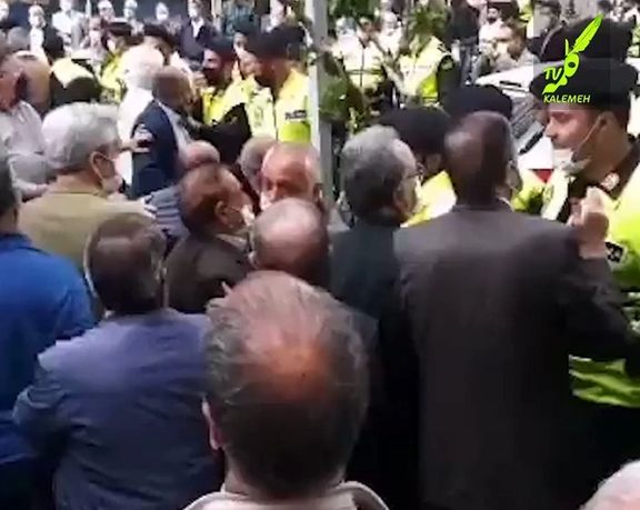 Confrontation between police and Iranian retirees in Tehran. April 12, 2022
