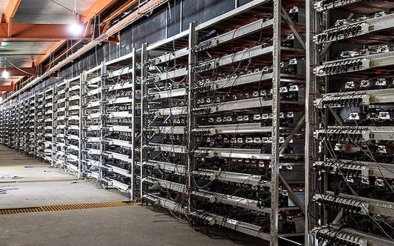 وزیر نیرو: بیش از ۳ هزار و ۶۰۰ مرکز استخراج رمزارز در هفتههای اخیر جمعآوری شد
