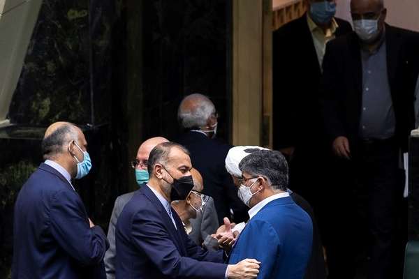 Iran's FM Assures Lawmakers No Direct Talks With US So Far