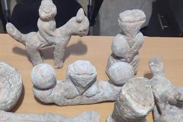 Iran seizes 2,800-year-old artifacts, arrests four