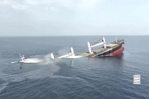 حمله موشکی حوثیها به فرودگاه تلآویو با موشک ایرانی و گروگان گرفتن خدمه یک کشتی