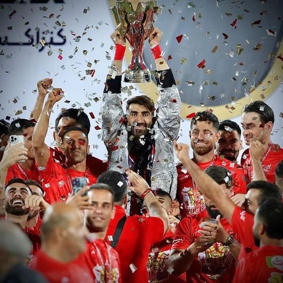 معمای دروازه سرخپوشان؛ بیرانوند با ۳۰ میلیارد میماند، پرسپولیس با اخباری مذاکره کرد