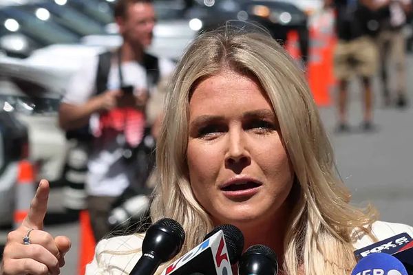 البيت الأبيض: جميع الخيارات مطروحة على الطاولة.. والاختيار لإيران