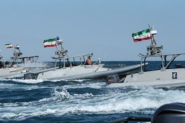 نیروی دریایی سپاه پاسداران: تنگه هرمز از عصر شنبه مسدود شد
