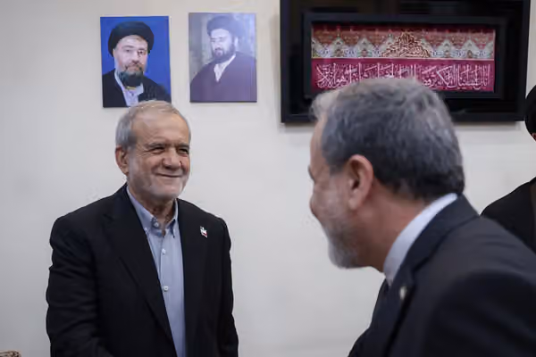 سقاب اصفهانی: عراقچی گفت شاید دشمن جلسه دولت را بزند، پزشکیان گفت به درک