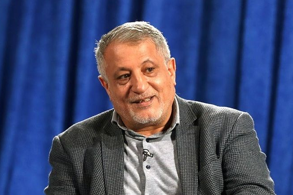 مسؤول إيراني سابق: قلق حكومي من تنفيذ قانون الحجاب ورفع أسعار الوقود وحجب الإنترنت