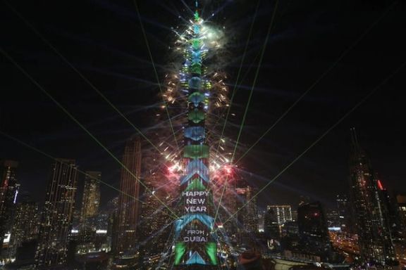 پیام تبریک سال نو بر بلندترین ساختمان جهان در دبی