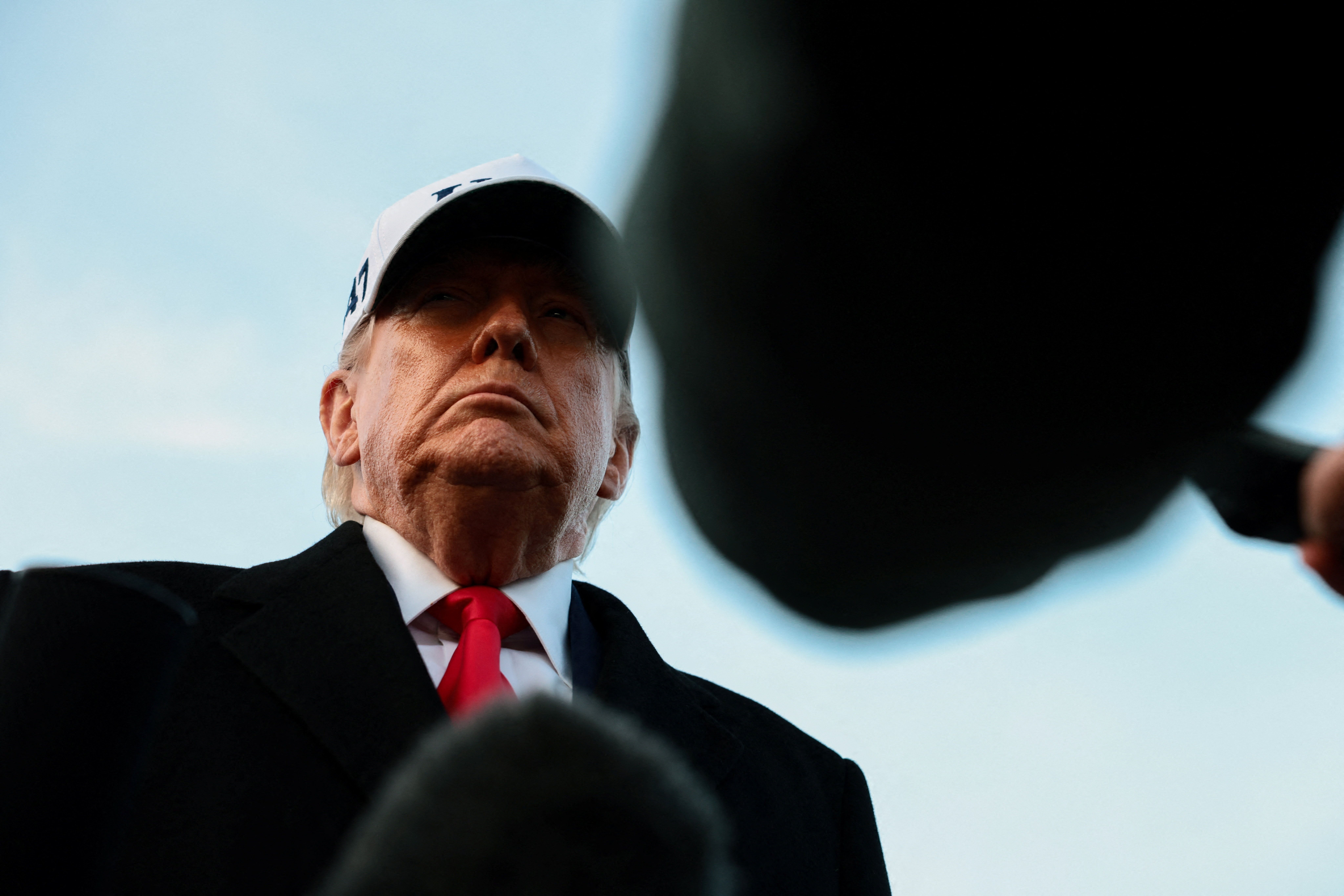 مقام سابق آمریکا: دستور حمله ترامپ،‌نهادهای سرکوب سپاه و بسیج را هدف قرار می‌دهد