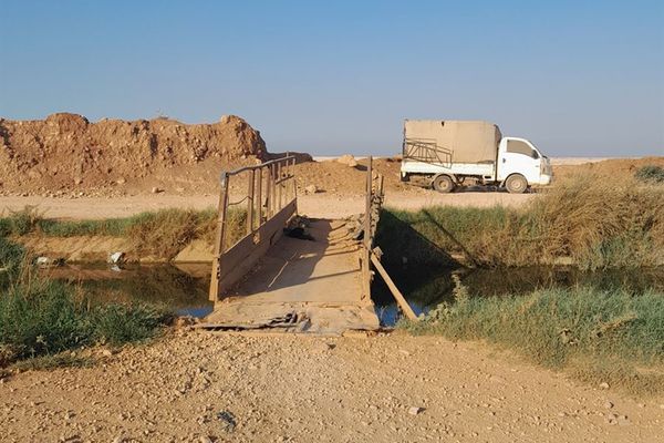 لبنان يغلق معابر غير قانونية مع سوريا لوقف التهريب ومنع تسلل الحرس الثوري الإيراني