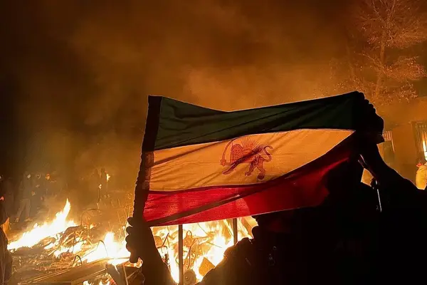 ۲۶۶ سینماگر: در کنار مردم ایران ایستادهایم