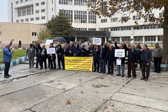 بازنشستگان فرهنگی و مخابرات در اعتراض به پرداخت نشدن معوقات خود تجمع کردند