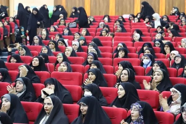 معاونت امور خانواده سپاه از تهیه «بانک اطلاعاتی همسران پاسداران» خبر داد