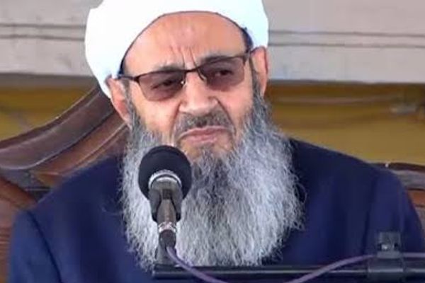 خطيب أهل السنة في إيران: إنفاق الأموال على الشعب أولى من إهدارها على دول أخرى