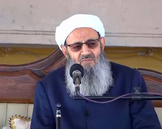 مولوی عبدالحمید: کولبری و سوختبری از فقر است؛ خیلیها برای یک میلیون، حبس و اعدام میشوند