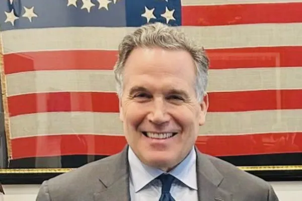 سناتور مککورمیک: ایرانیان به فشار حداکثری بر حکومت و حمایت حداکثری از مردم نیاز دارند