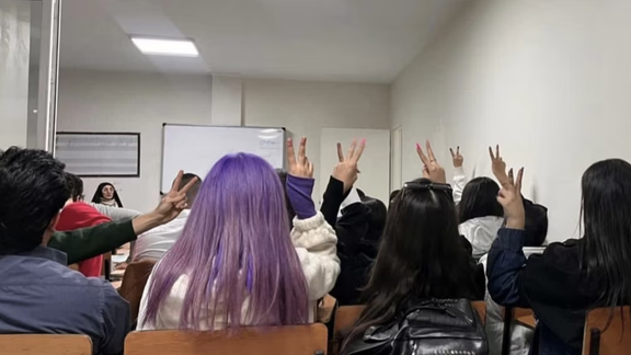 گزارشی از وضعیت دانشگاهها: حراست، دانشجویان را آزار کلامی میدهند و تهدید به لمس میکنند