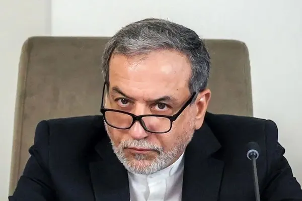 عباس عراقچی: سطح ذخایر موشکی و ظرفیت پرتابگرهای ما نسبت به ۹ اسفند، ۱۲۰ درصد است
