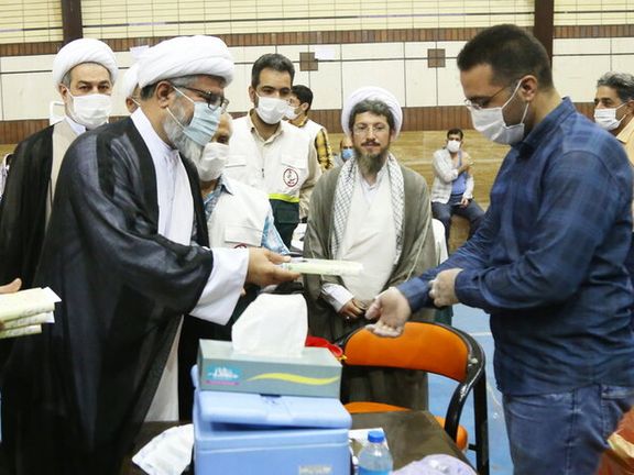 مرکز واکسیناسیونی ویژه طلاب در قم راهاندازی شد